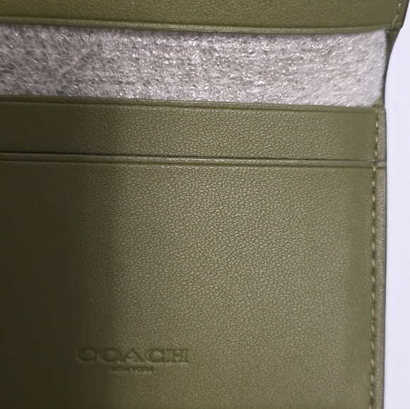 Coach Essential Leather Card Holder - Picture 10 of 11